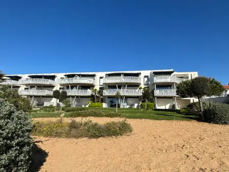 Appartement PMR 49m² face à la mer, balcon et piscine : photo 24