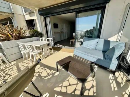 Appartement 2 chambres face mer, accès plage direct, piscine chauffée : photo 16