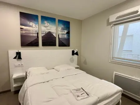 Appartement face à la mer, piscine chauffée à La Tranche : photo 3