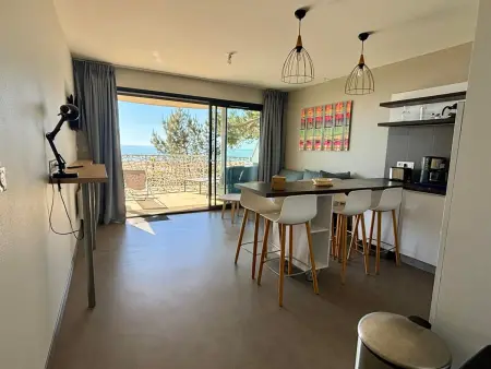 Appartement face à la mer, piscine chauffée à La Tranche : photo 13