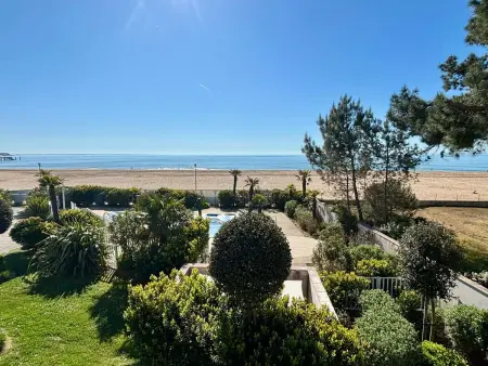 Appartement face à la mer, piscine chauffée à La Tranche : photo 20