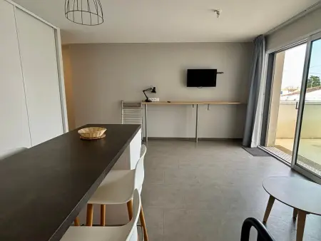 Appartement 1 chambre, accès direct plage, piscine chauffée : photo 12