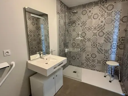 Appartement PMR 49m² face à la mer, piscine chauffée : photo 7