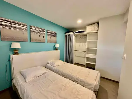 Appartement 2 chambres face mer, piscine chauffée, parking : photo 6
