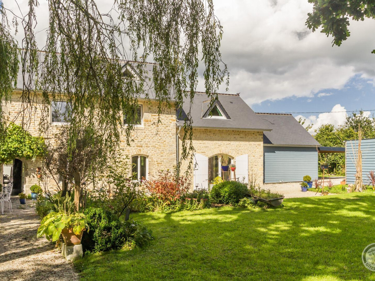 Maison mitoyenne à Picauville, jardin et chevaux acceptés - Photo 1