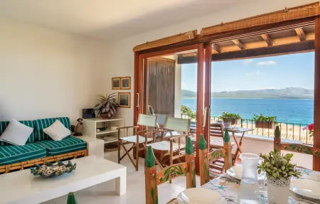 Maison vue mer à Porto Rotondo, 30 m de la plage : photo 2