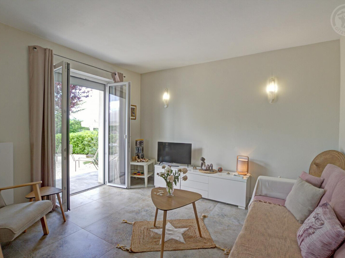 Gîte 74m² Riorges : parking sécurisé et cour 200m² - Photo 4