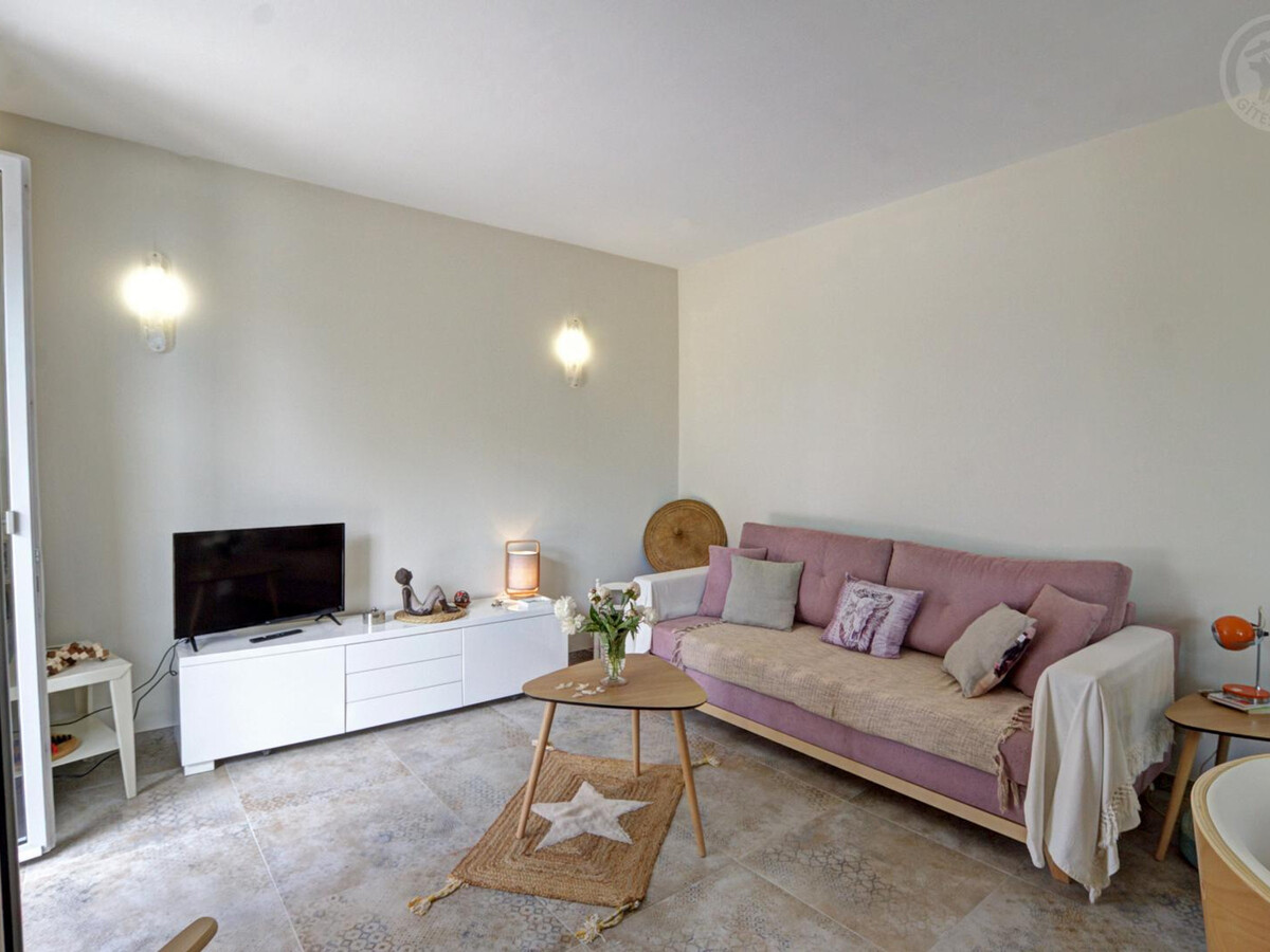 Gîte 74m² Riorges : parking sécurisé et cour 200m² - Photo 5