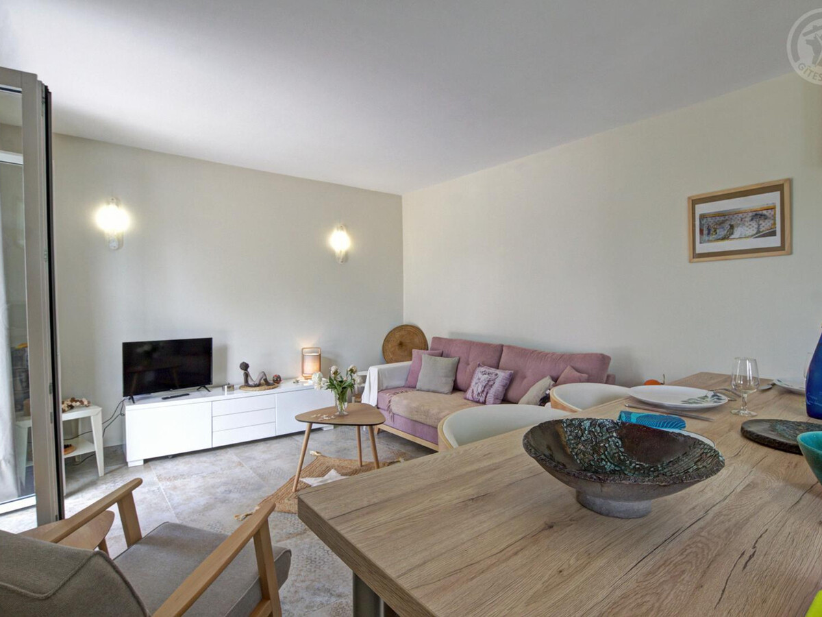 Gîte 74m² Riorges : parking sécurisé et cour 200m² - Photo 6