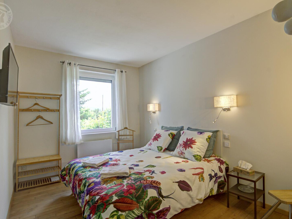 Gîte 74m² Riorges : parking sécurisé et cour 200m² - Photo 17