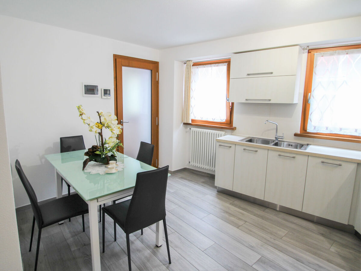 Appartement Elsa rénové 2023, balcon à Dumenza - Photo 8
