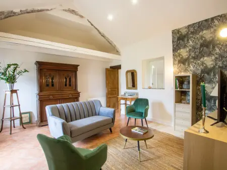 Location gite à Saint Aubin de Lanquais, Chai de charme avec jacuzzi privatif, jardin clos et WiFi