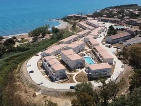 Appartement neuf climatisé avec piscine chauffée à Linguizzetta : photo 17