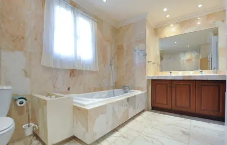 Maison 5 chambres avec piscine privée à Mougins : photo 25