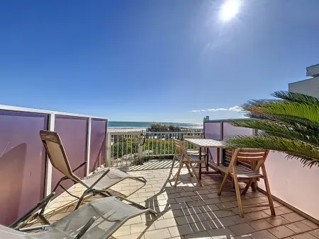 Location appartement à Mauguio, Appartement T3 en duplex avec terrasse, face à la plage, climatisé, Wifi, parking privé