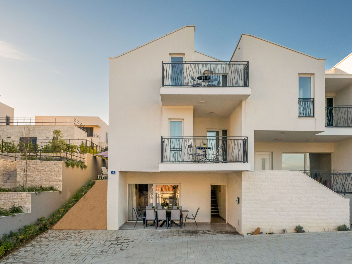 Maison Tica à Zaton, 4 chambres, 150 m de la mer - Photo 1