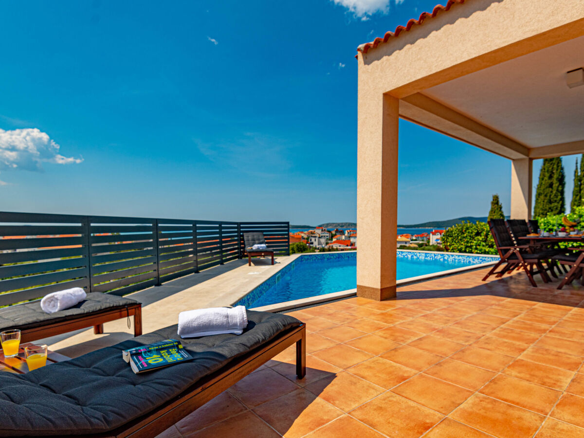 Maison Paola avec piscine privée à Brodarica - Photo 8