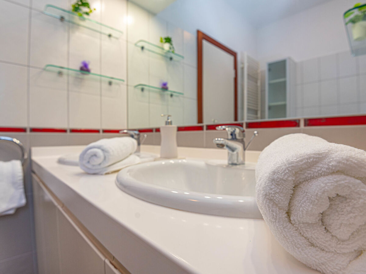 Maison Paola avec piscine privée à Brodarica - Photo 12