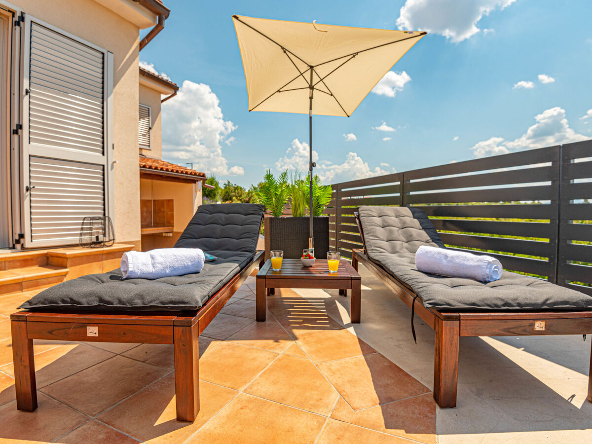 Maison Paola avec piscine privée à Brodarica - Photo 20