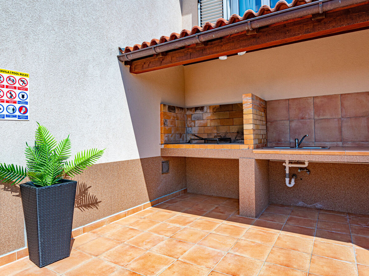 Maison Paola avec piscine privée à Brodarica - Photo 21