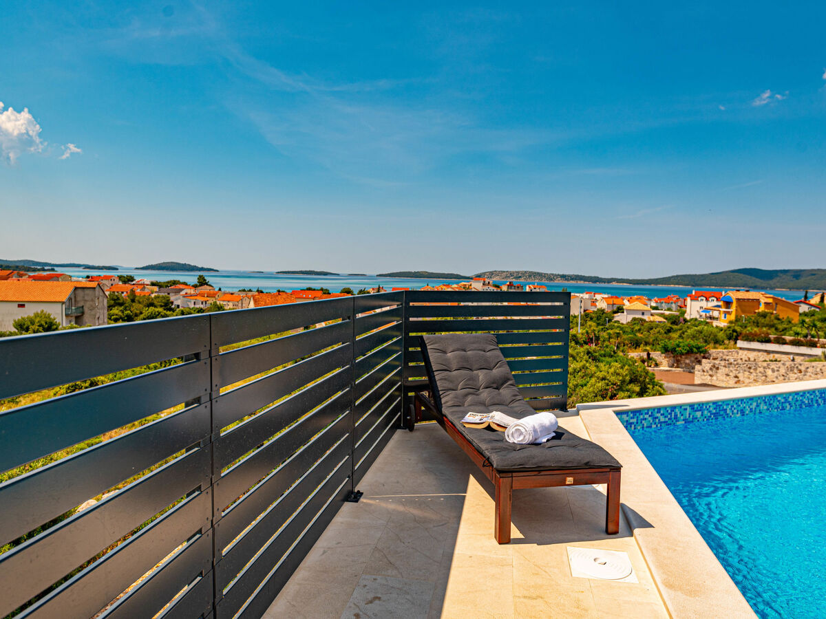 Maison Paola avec piscine privée à Brodarica - Photo 23