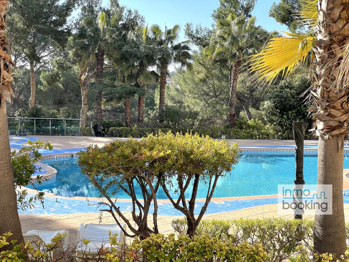 Appartement 2 chambres à Salou : 7 min de la plage - Photo 1