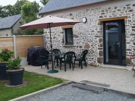 Charmante maisonnette sur colline - Jardin privé, parking - Photo 1