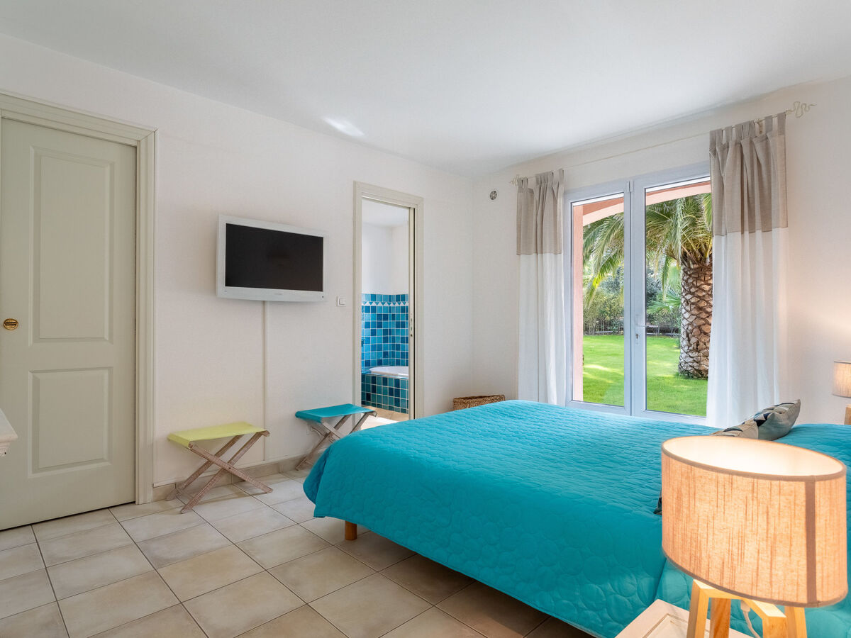 Villa Indigo 8 pers., piscine chauffée et jardin à Grimaud - Photo 9