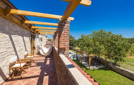 Maison 8 personnes à Cabrunici - Photo 1