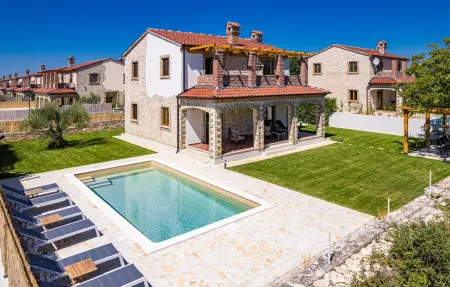 Maison 8 personnes à Cabrunici - Photo 11