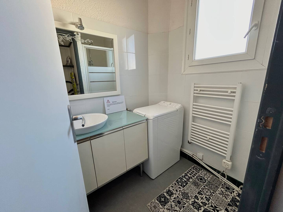 T2 rénové 1er étage avec balcon à Argelès-sur-Mer - Photo 7