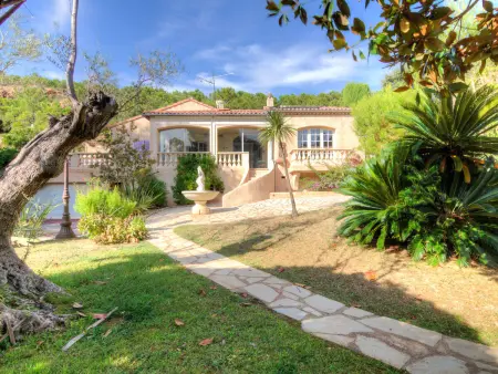 Villa Cap Roux à Agay – piscine et 2 000 m² de terrain : photo 2