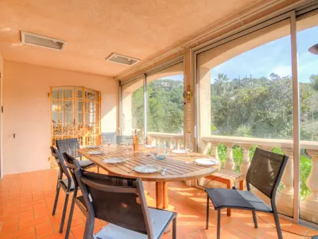 Villa Cap Roux à Agay – piscine et 2 000 m² de terrain : photo 4