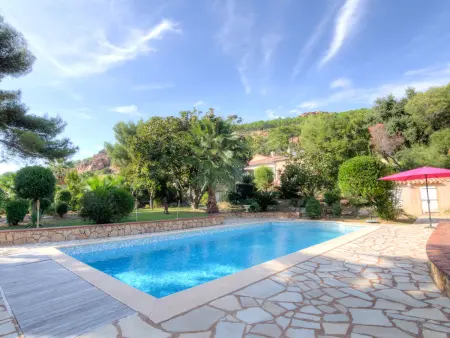 Villa Cap Roux à Agay – piscine et 2 000 m² de terrain : photo 28