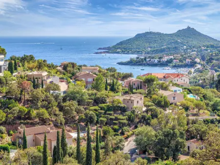 Villa Cap Roux à Agay – piscine et 2 000 m² de terrain : photo 32