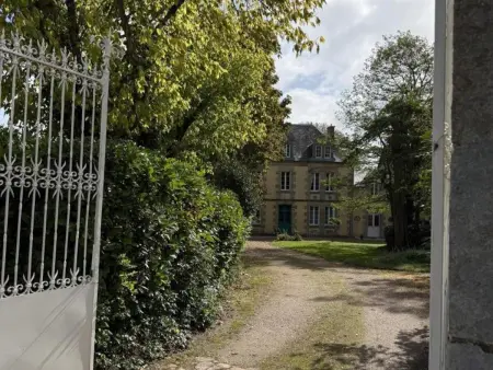 Maison XIXe, 6 chambres, piscine partagée à Gipcy : photo 27