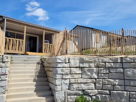 Location chalet à Arzal, Chalet 2 chambres au calme avec terrasse en Bretagne