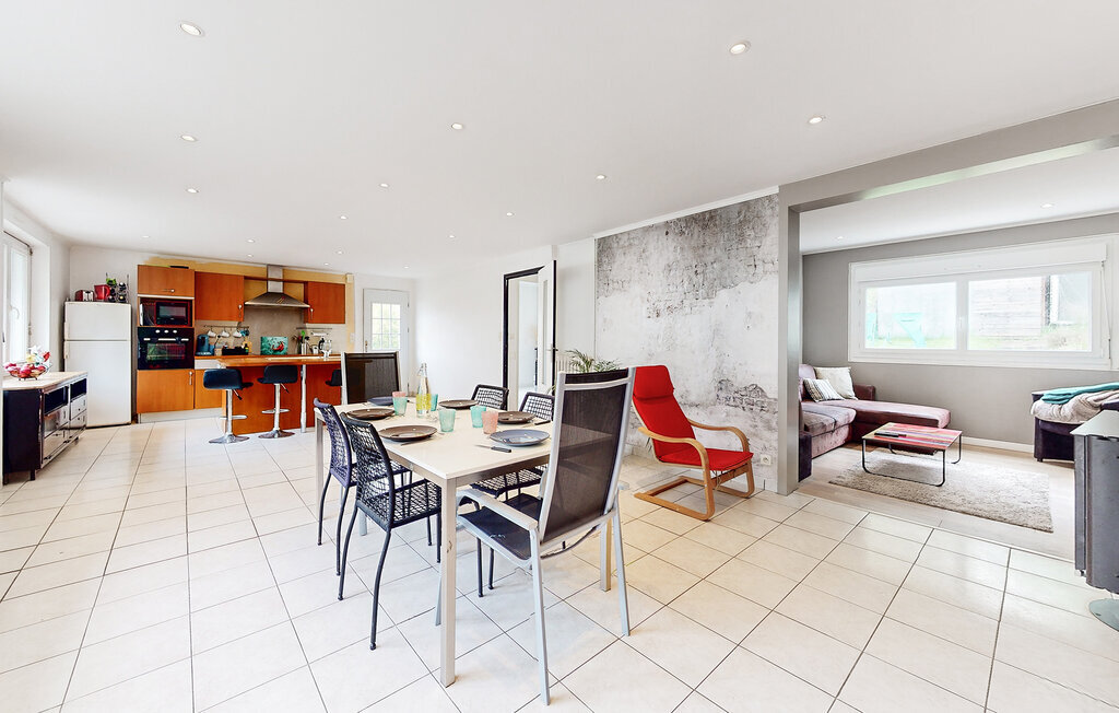 Maison 8 personnes à Lanvaudan, balcons et jardin - Photo 2