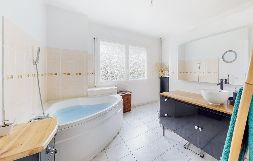 Maison 8 personnes à Lanvaudan, balcons et jardin - Photo 11