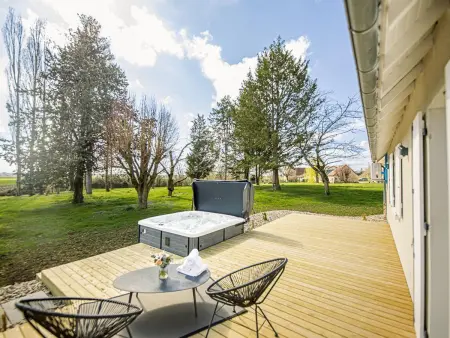 Évasion Nature au Cœur des Vignobles avec SPA, Location Gite 6 personnes à Saulcet - Photo 4