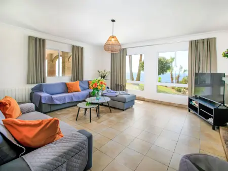 Villa Atardecer – vue mer et montagnes, piscine, 200 m de la plage : photo 4