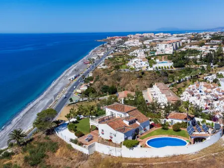 Villa Atardecer – vue mer et montagnes, piscine, 200 m de la plage : photo 5