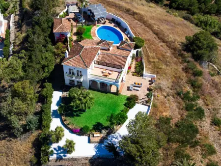 Villa Atardecer – vue mer et montagnes, piscine, 200 m de la plage : photo 6