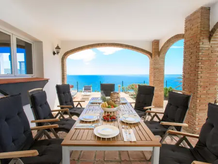 Villa Atardecer – vue mer et montagnes, piscine, 200 m de la plage : photo 14
