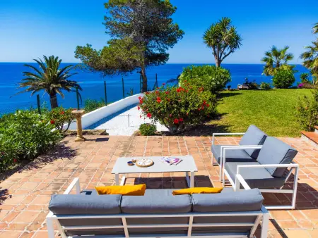 Villa Atardecer – vue mer et montagnes, piscine, 200 m de la plage : photo 15