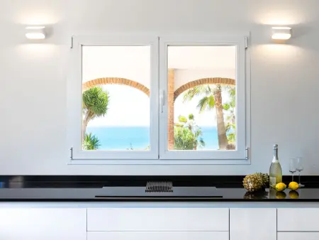 Villa Atardecer – vue mer et montagnes, piscine, 200 m de la plage : photo 18