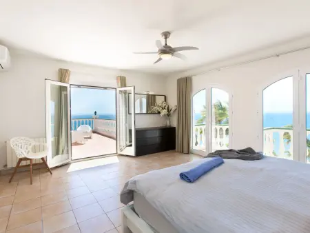 Villa Atardecer – vue mer et montagnes, piscine, 200 m de la plage : photo 32