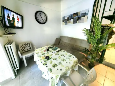 Location maison à Cap d'Agde, Villa mitoyenne avec piscine et parking pour 4 personnes