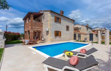 Location maison à Cabrunici