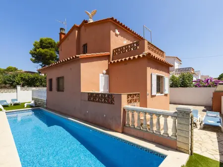 Location gite à L'Escala, Villa avec Piscine Privée à 250m de la Plage